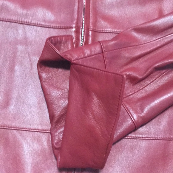 Leather jacket - Picture 3 of 8